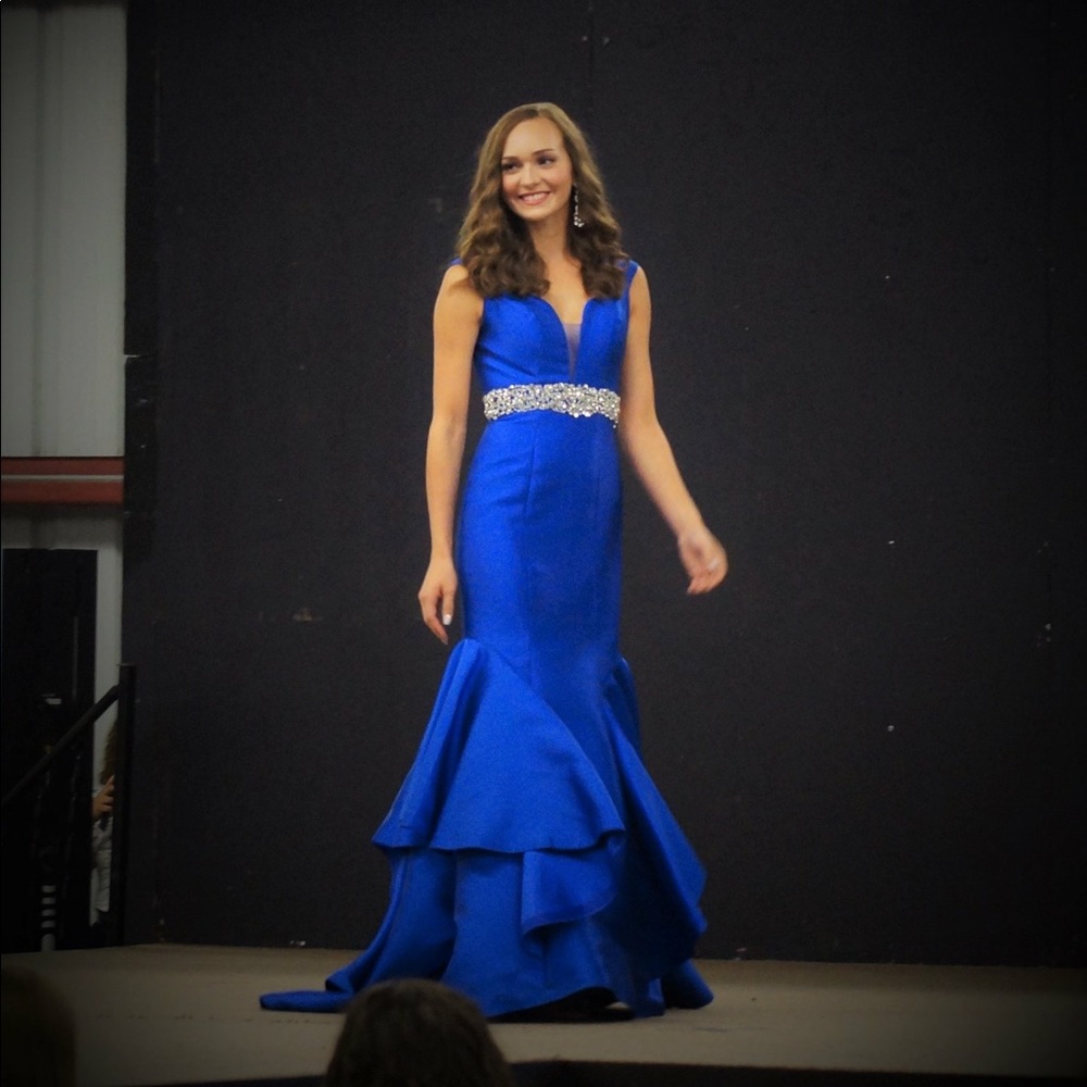 Cobalt Blue Fitted mermaid prom / pageant dress!
